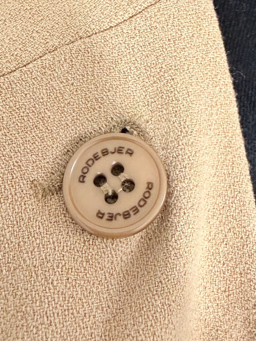 Rodebjer Women's Camel Open-Front Long Jacket - Picture 3 of 10